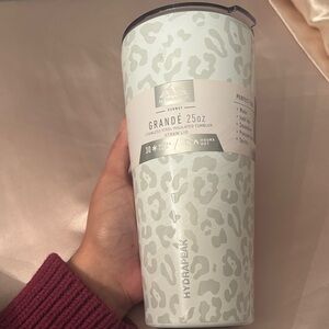 Hydrapeak White Leopard Tumbler 25oz NWT